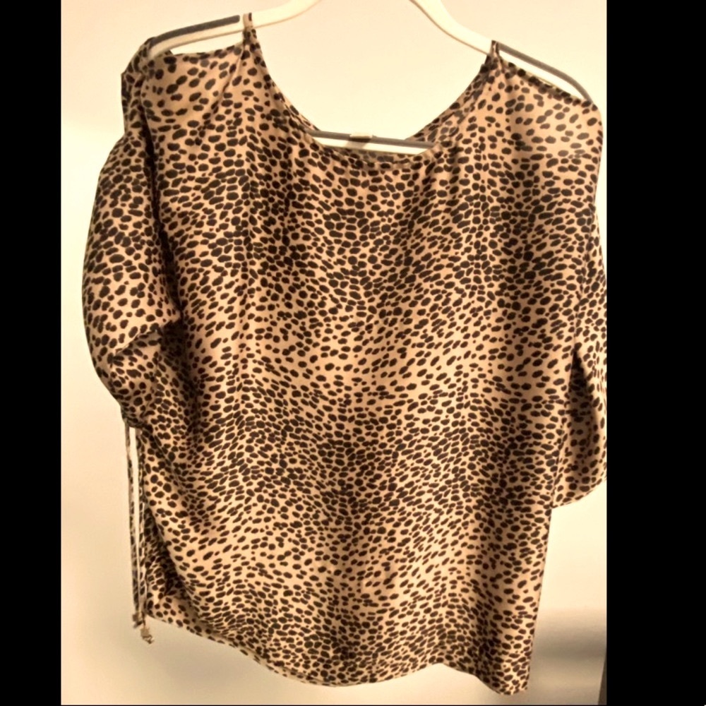 Michael Kors cheetah print cold shoulder half sleeve tie detail satiny top